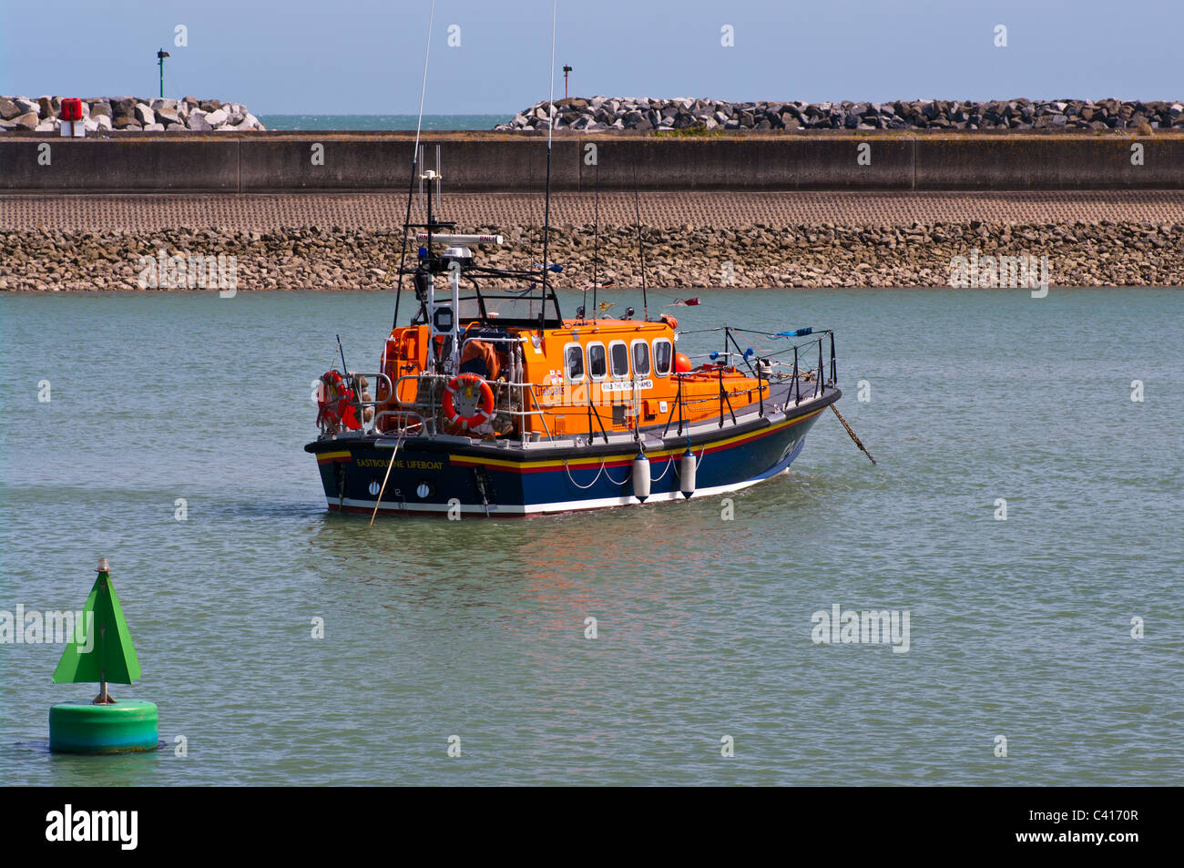 - 6X4 12-30 Photo RNLI Mersey Lifeboat ON 1189 HER MAJESTY THE QUEEN 10X15 