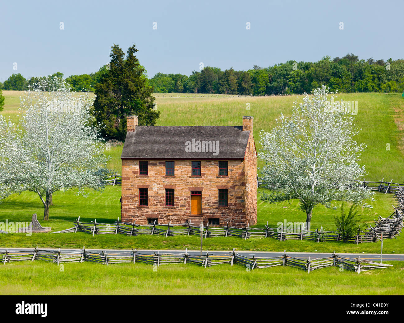 The old stone house in the center of the Manassas Civil War battlefield site near Bull Run, Virgina, USA Stock Photo