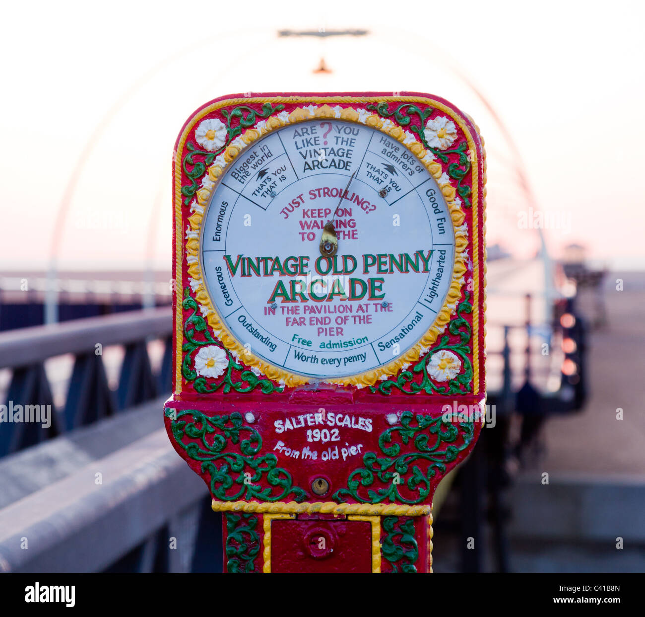 Vintage salter scales hi-res stock photography and images - Alamy