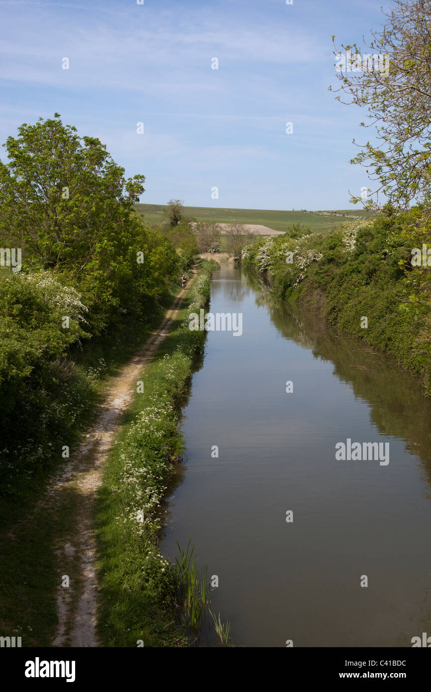Canal path hi-res stock photography and images - Alamy