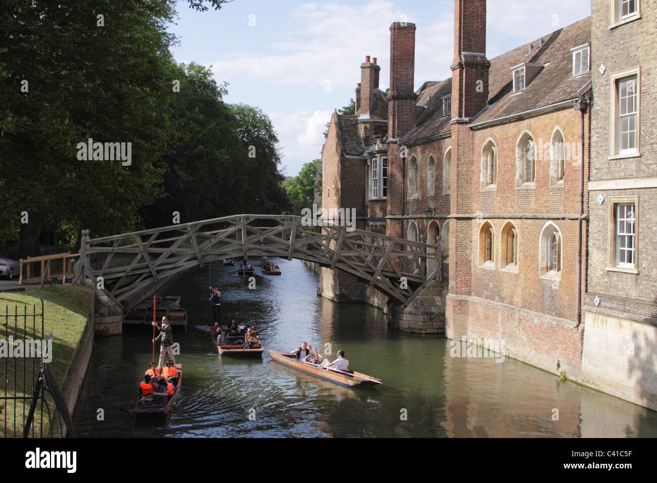 Mathematical Bridge and punts Cambridge Stock Photo