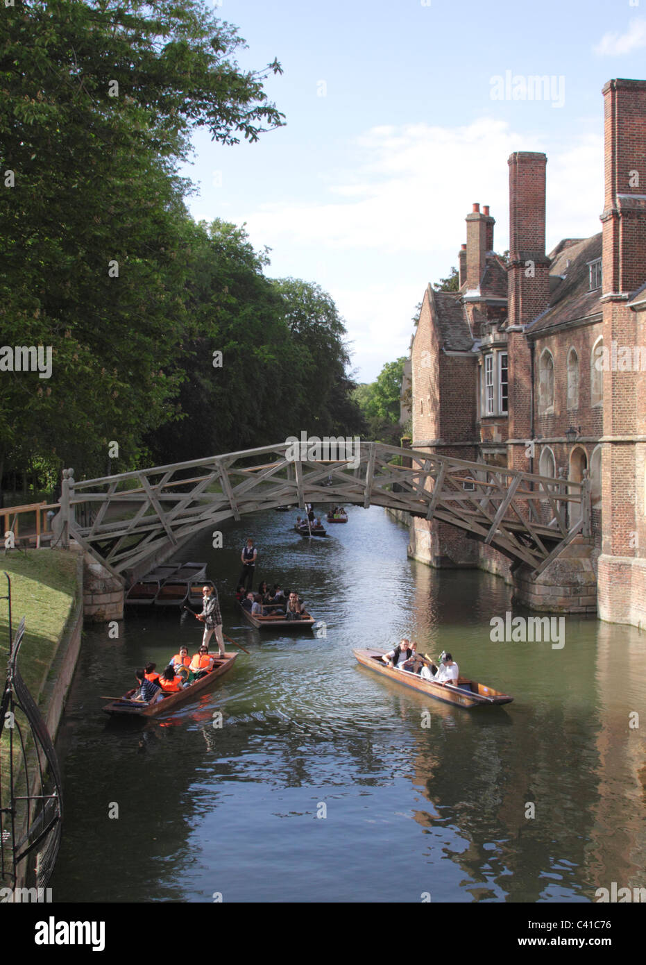 Mathematical Bridge and punts Cambridge Stock Photo