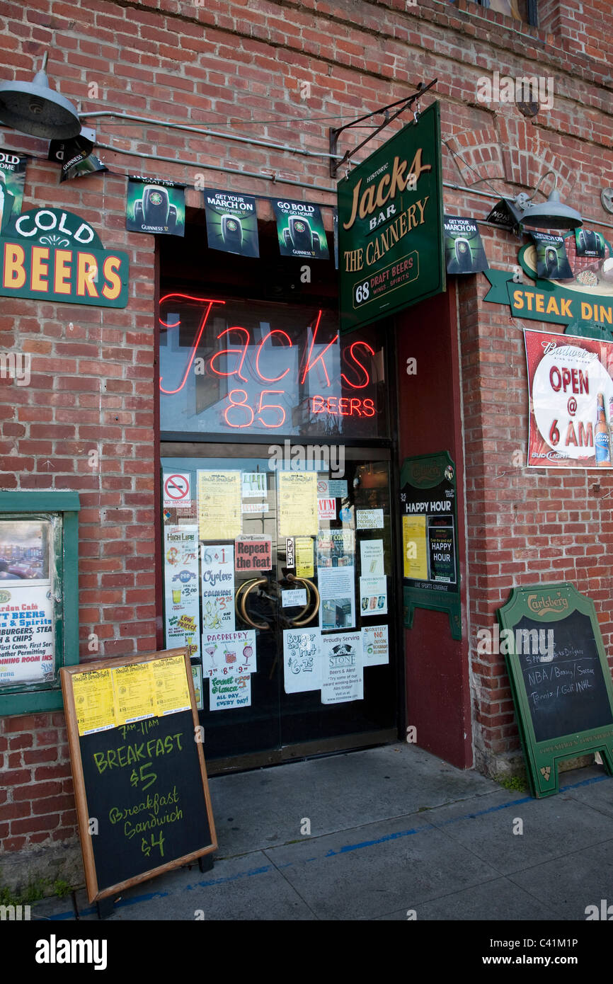 Outside at Jack's Bar in the The Cannery, Fisherman's Wharf, San