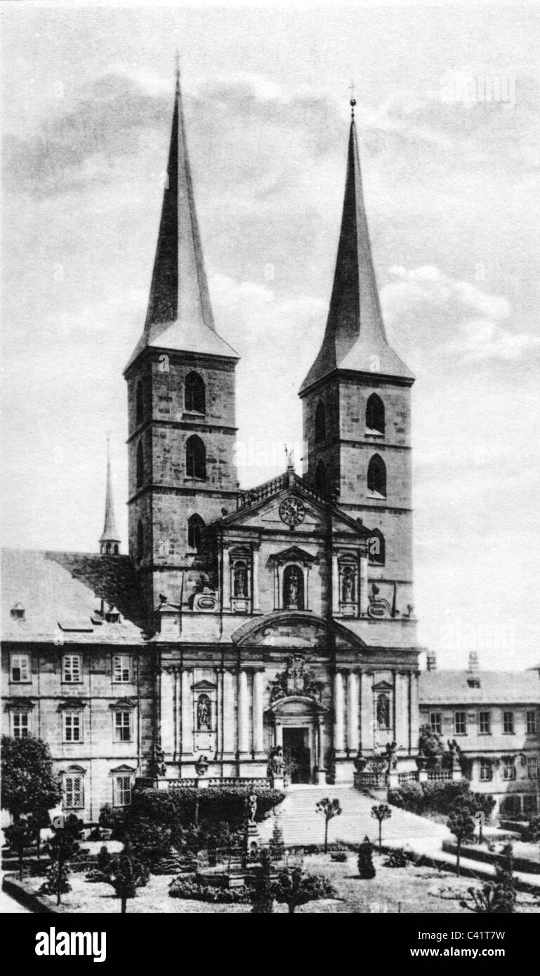 geography / travel, Germany, Bamberg, churches, Saint Michael's Church, built before 1121, exterior view, front, picture postcard, published by Palm and Enke, Erlangen, circa 1900, church, Michelsberg Abbey, Kingdom of Bavaria, Upper Franconia, Imperial Germany, Central Europe, 19th/20th century, historic, historical, middle ages, medieval, people, 1900s, Additional-Rights-Clearences-Not Available Stock Photo