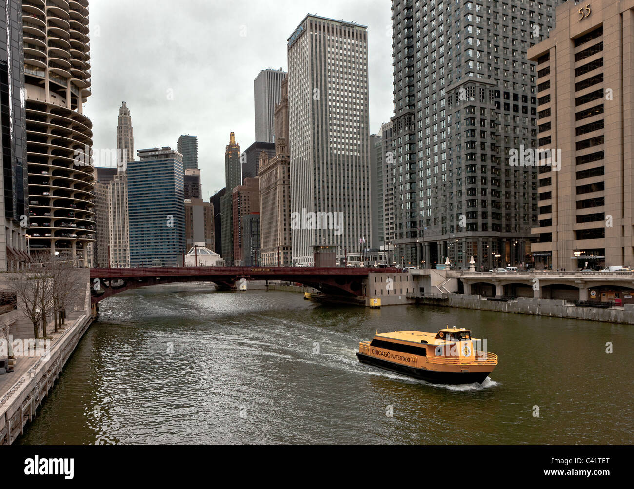 Chicago river water hi-res stock photography and images - Alamy