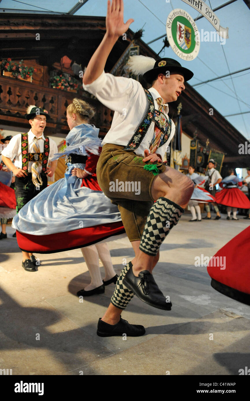 Traditional bavarian dance hires stock photography and images Alamy