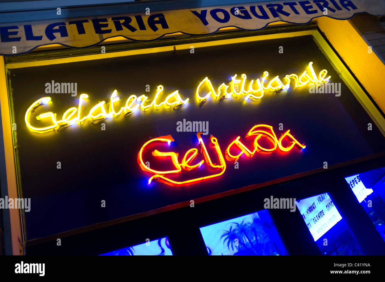 Sign gelateria hi-res stock photography and images - Alamy
