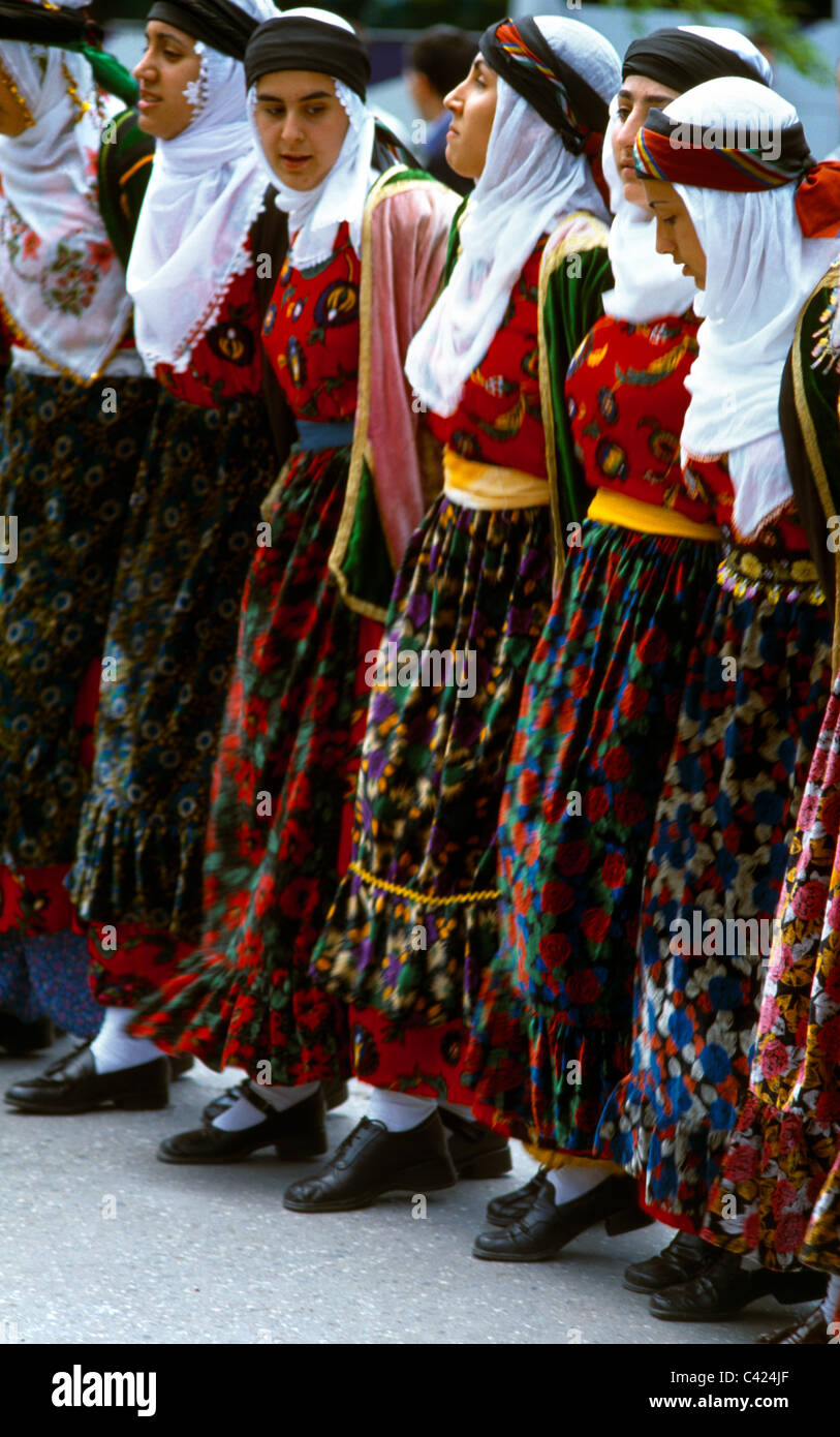 Istanbul Turkey Dikili Tas egyptian Obelisk Traditional Dancers Stock Photo Alamy