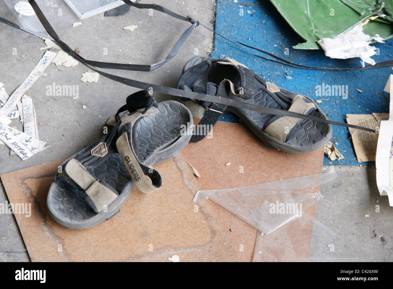 Abandoned sandals hi-res stock photography and images - Alamy
