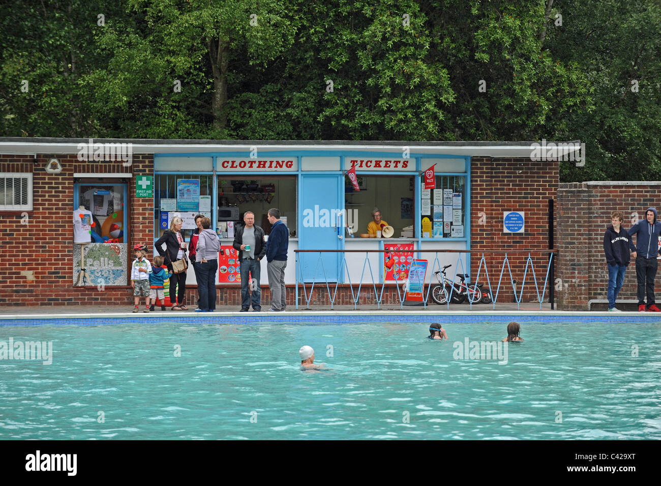 outdoor pool sussex