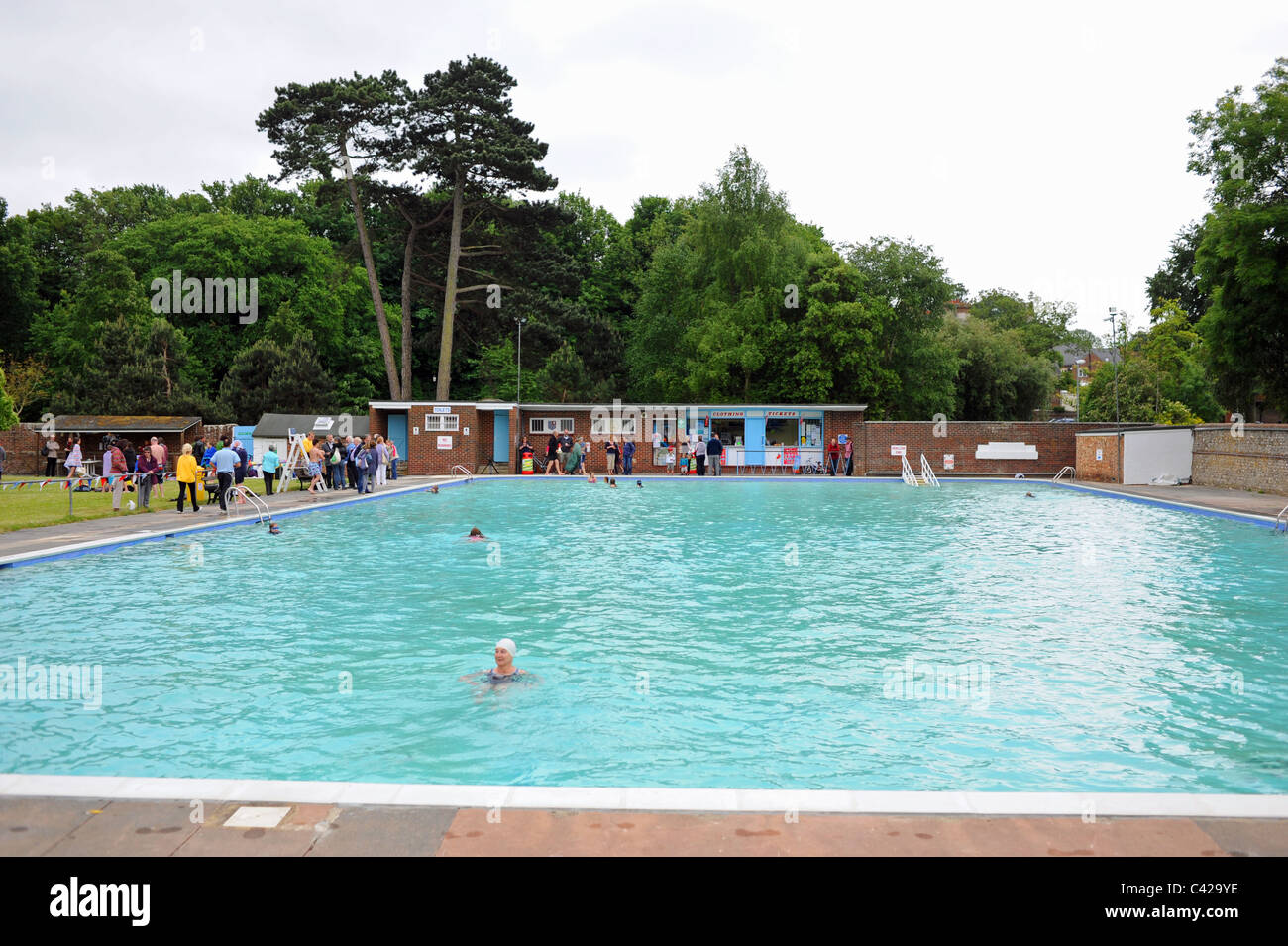 outdoor pool sussex