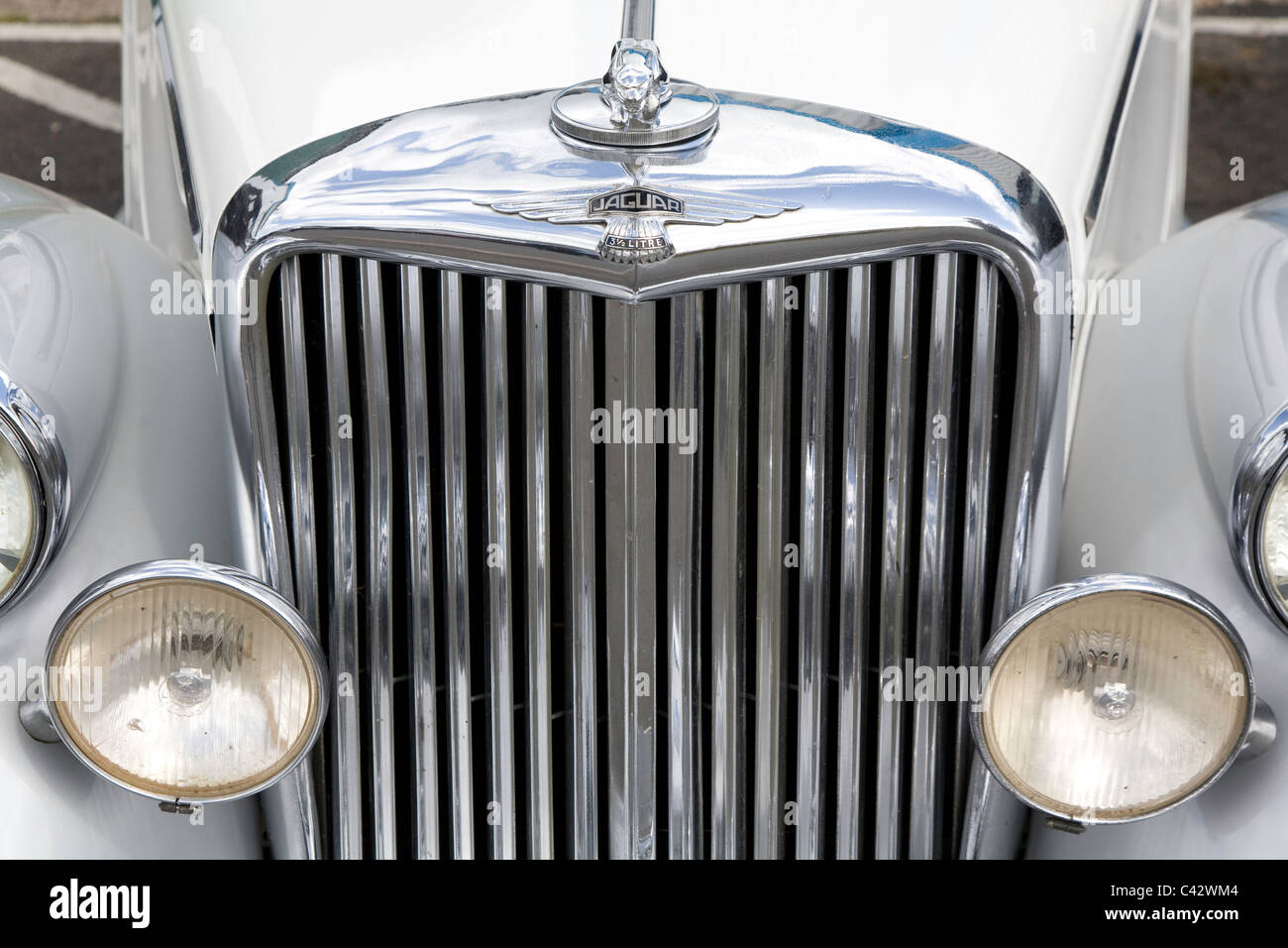 Front grill antique auto hi-res stock photography and images - Alamy