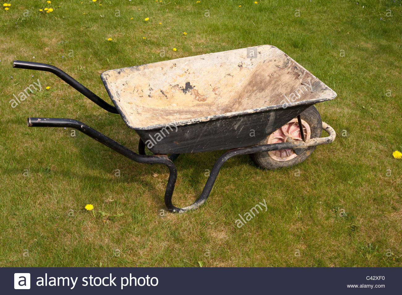 Empty Wheelbarrow Stock Photos & Empty Wheelbarrow Stock Images Alamy