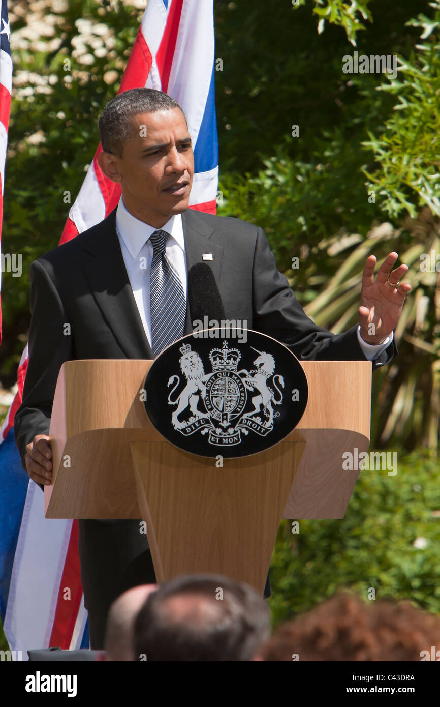 President Barack  Obama addressing the media in London Stock Photo