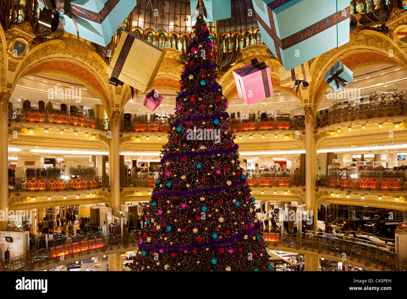 Christmas, Galeries Lafayette, Paris, France Stock Photo Alamy