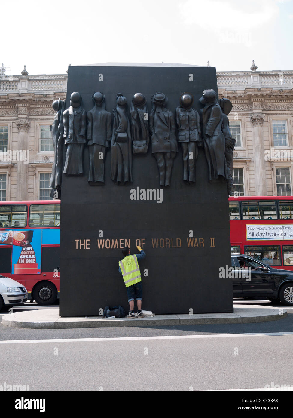 World war 2 women at work hi-res stock photography and images - Alamy