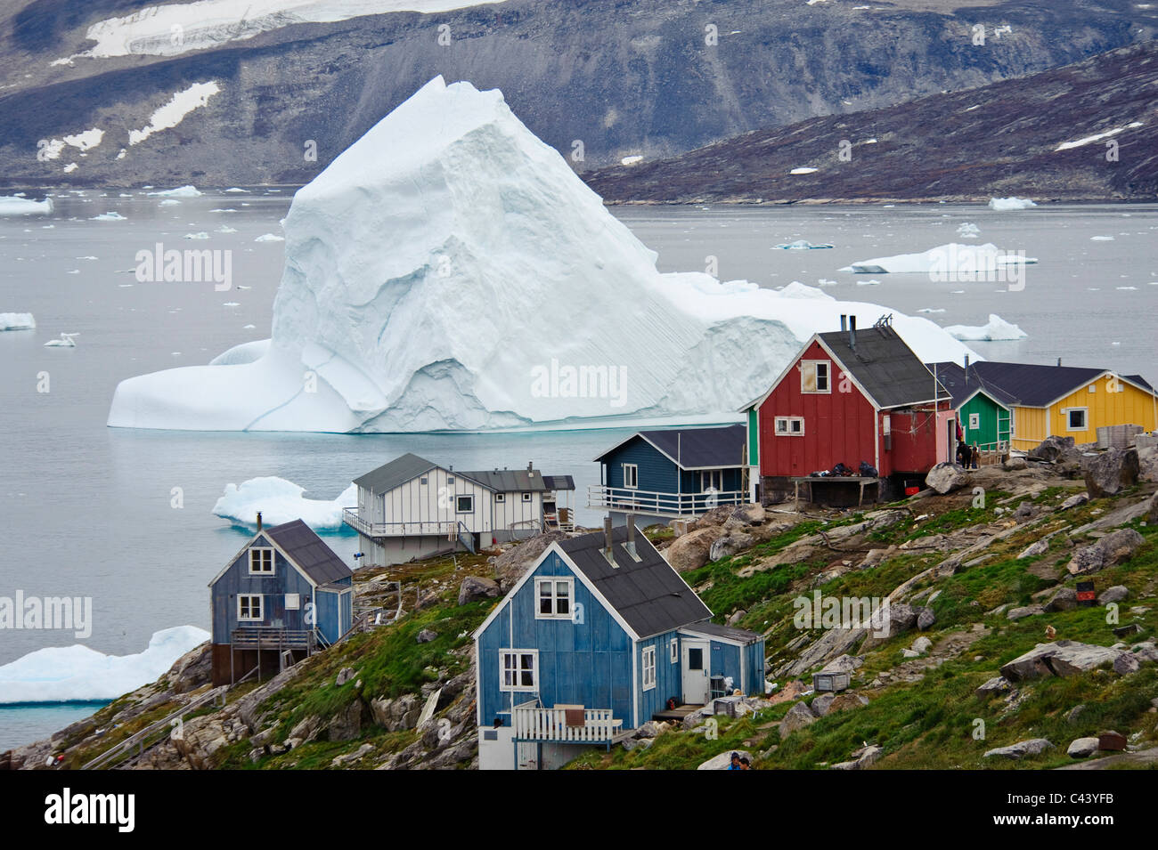 Greenland, Europe, west coast, Kullorsuaq, settlement, houses, homes