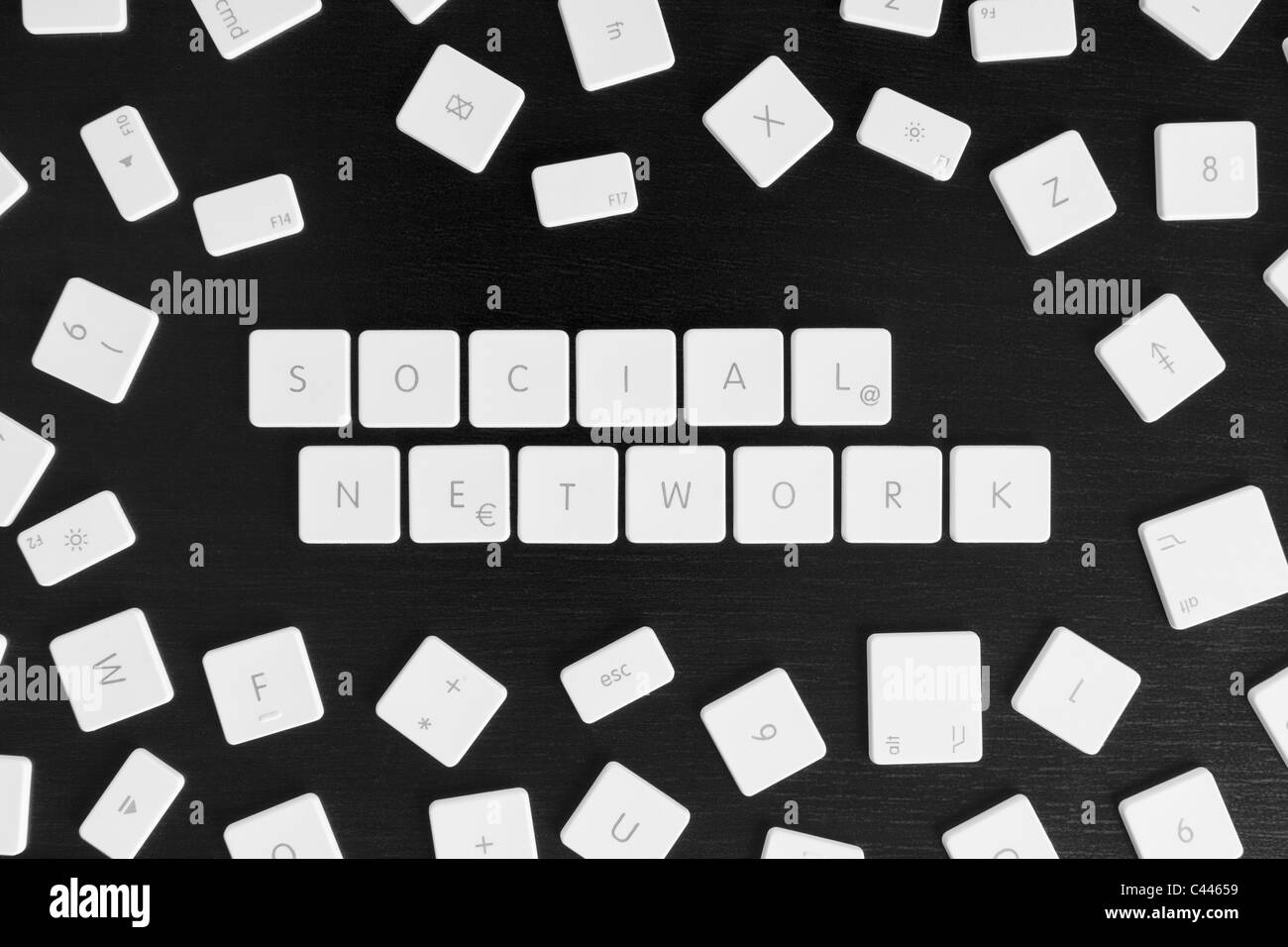 Computer keys spelling the words SOCIAL NETWORK Stock Photo