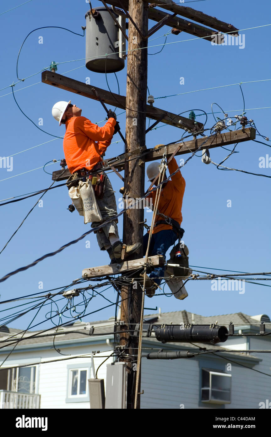 Electric utility lineman hires stock photography and images Alamy