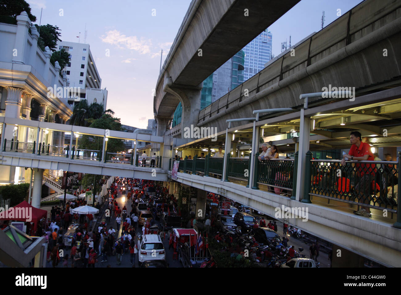 Bts Skywalk Under Bts Railway Bangkok Stock Photo Alamy Bts Skywalk Under Bts Railway Bangkok Stock Photo Alamy
