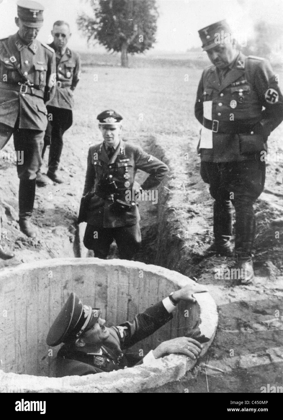 Regional Party Leader Erich Koch inspecting a bunker Stock Photo