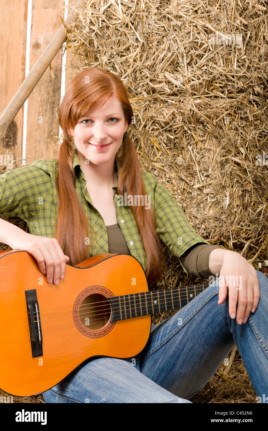 Country and western singer woman hi-res stock photography and images