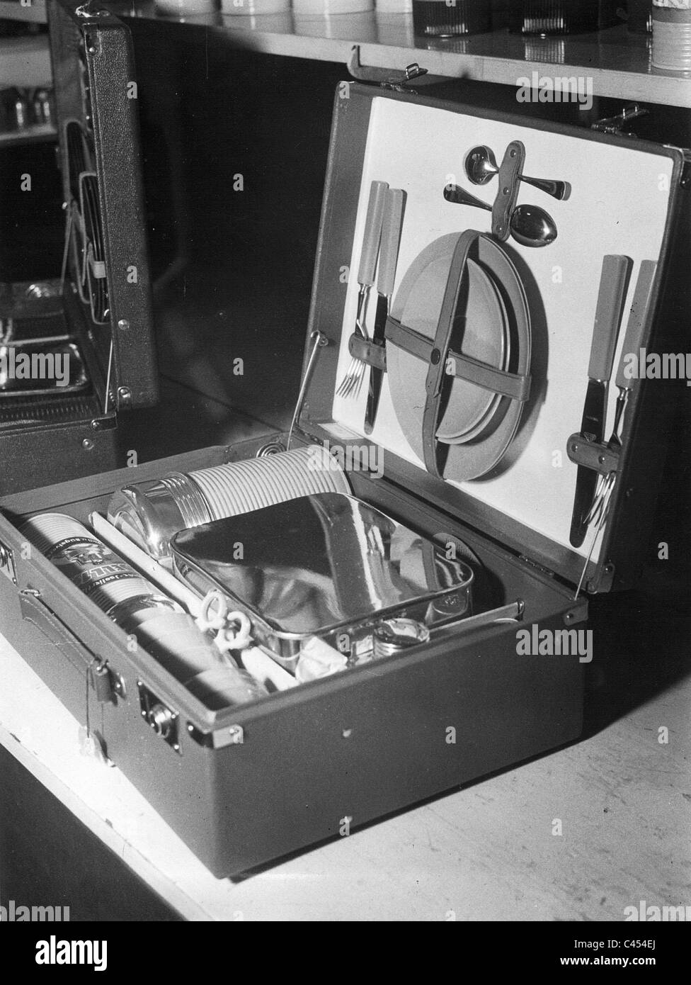 Picnic basket, 1938 Stock Photo Alamy