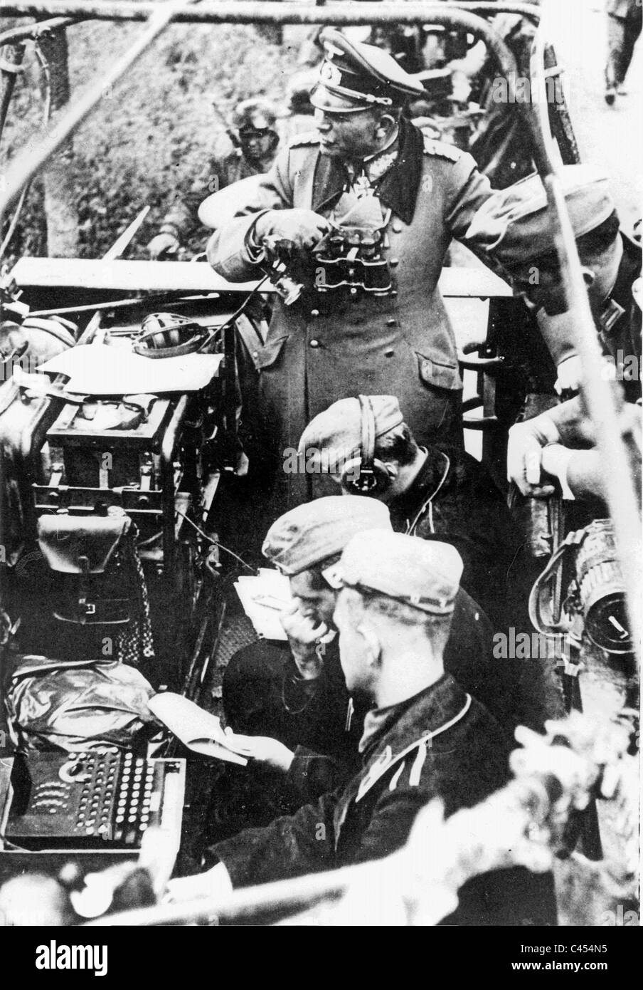 Heinz Guderian in a message center on the Eastern Front, 1941 Stock Photo