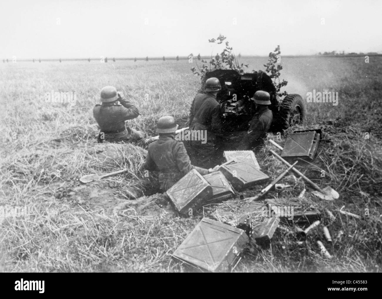 German 3.7 cm Pak 36 during fighting around Kiev, 1941 Stock Photo