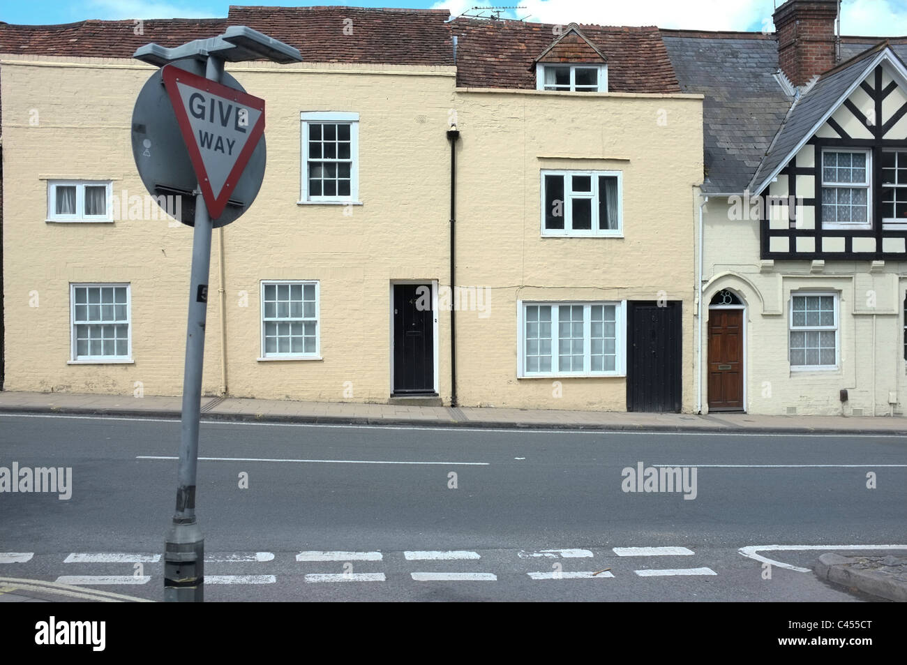Winchester street houses hi-res stock photography and images - Alamy