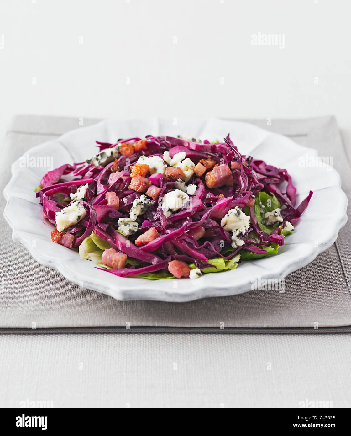 Red cabbage, bacon and blue cheese salad, closeup Stock Photo Alamy