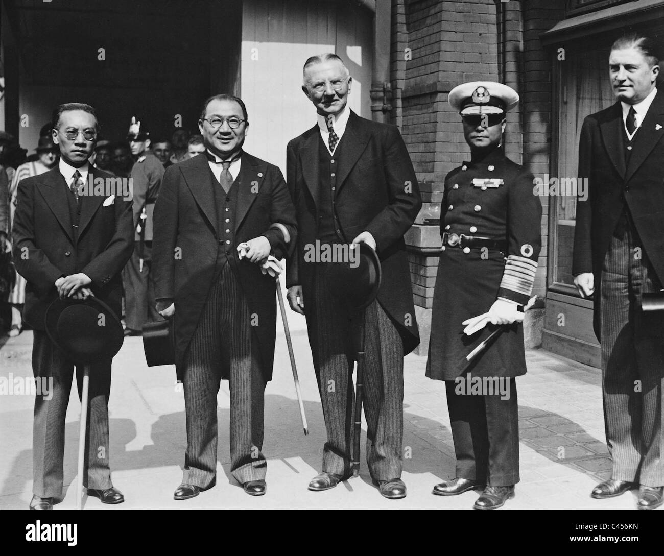 Hjalmar Schacht receives a Chinese delegation at the Friedrichstrasse station, 1937 Stock Photo