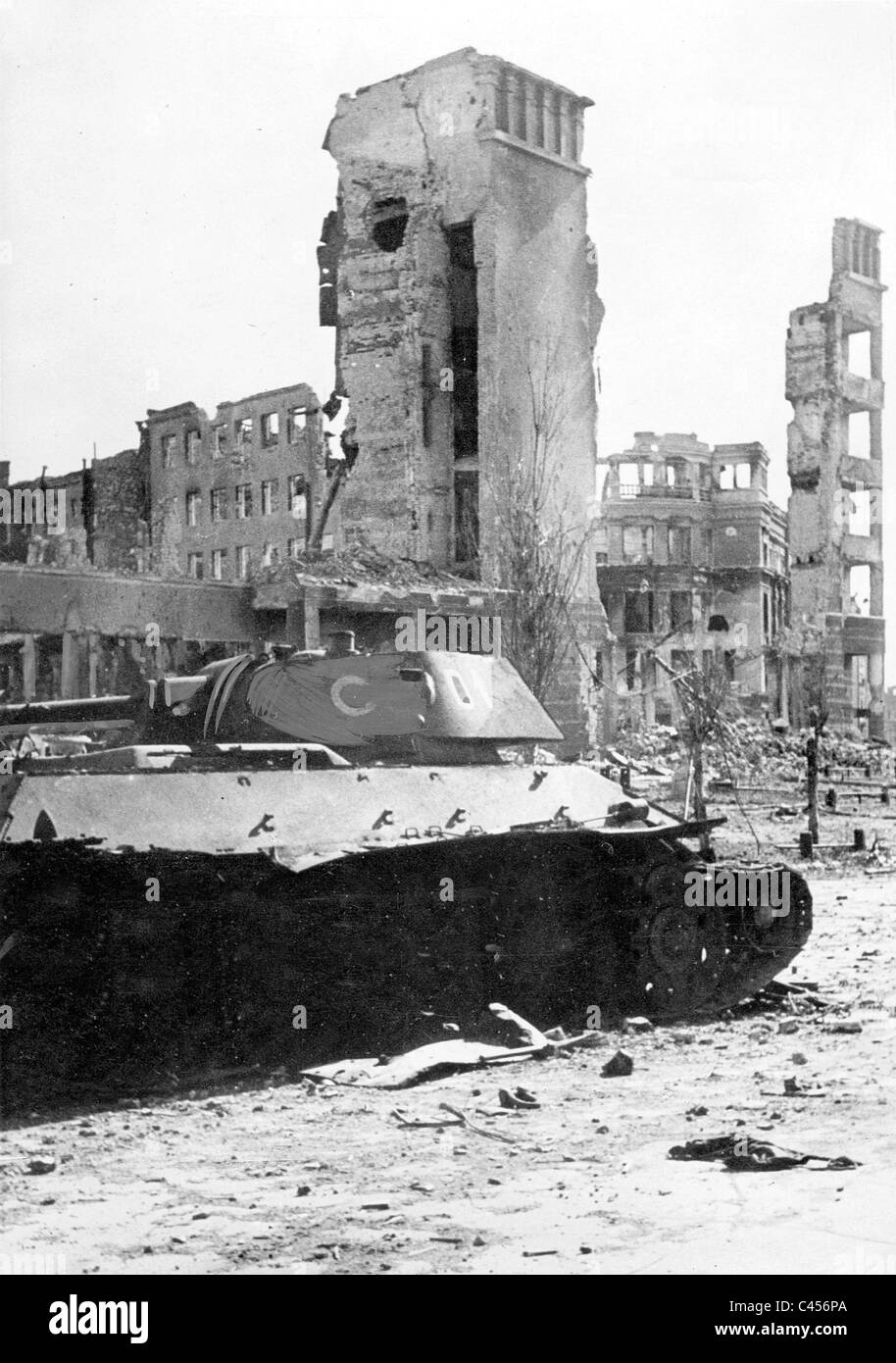 Destroyed T-34 Russian tank in Stalingrad, 1942 Stock Photo