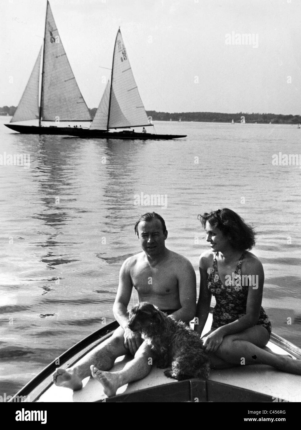 Heinz Ruehmann and his wife Herta Feiler on a boat, 1939 Stock Photo