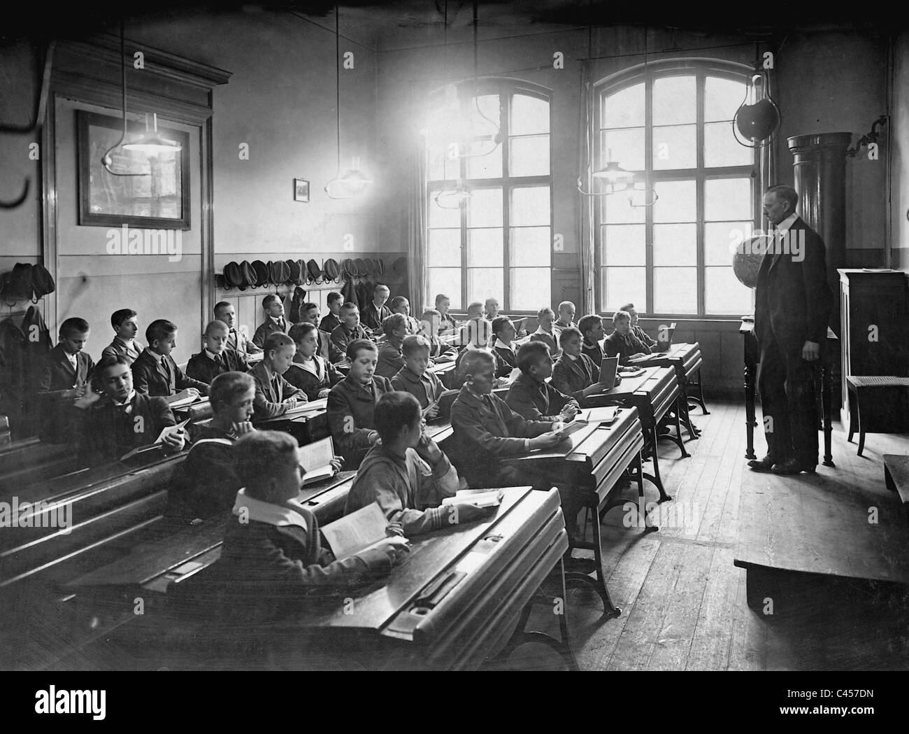School class at Koellnischen High School in Berlin, 1914 Stock Photo ...