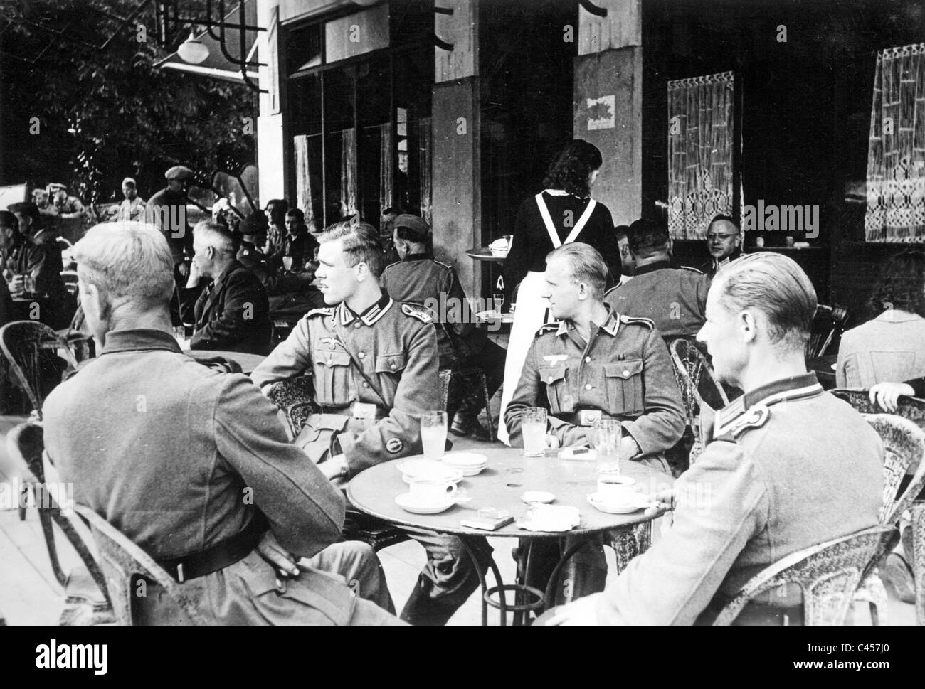 40s french cafe music 40s french cafe music