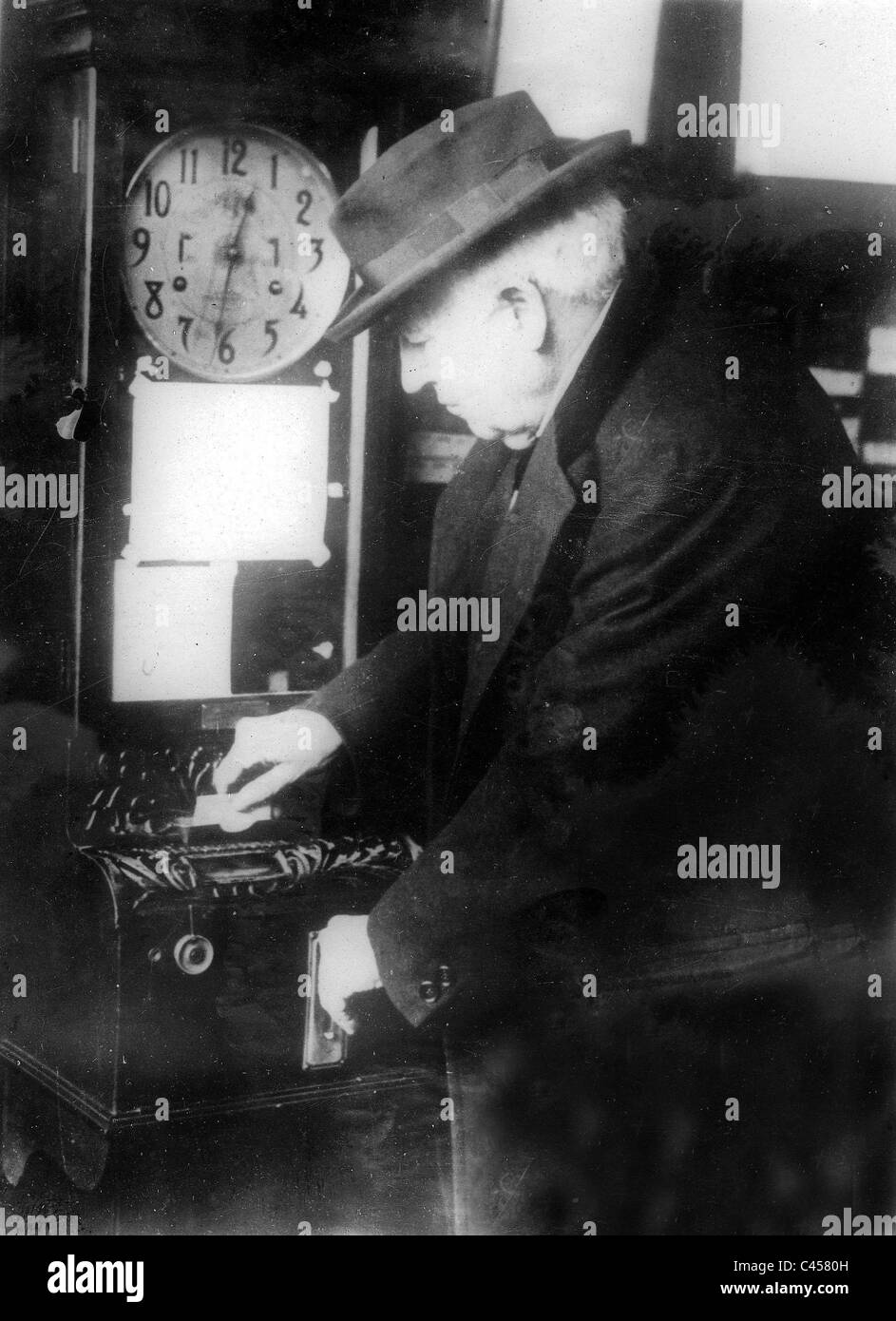 Thomas edison laboratory hi-res stock photography and images - Alamy