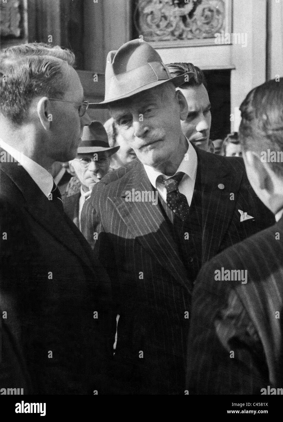 Knut Hamsun at the 2nd International Journalist Congress in Vienna, 1943 Stock Photo
