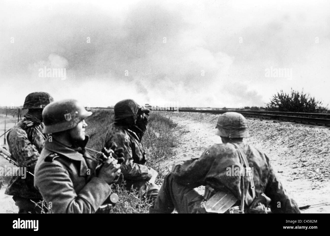 Reconnaissance patrol of the Waffen-SS in Russia, 1941 Stock Photo