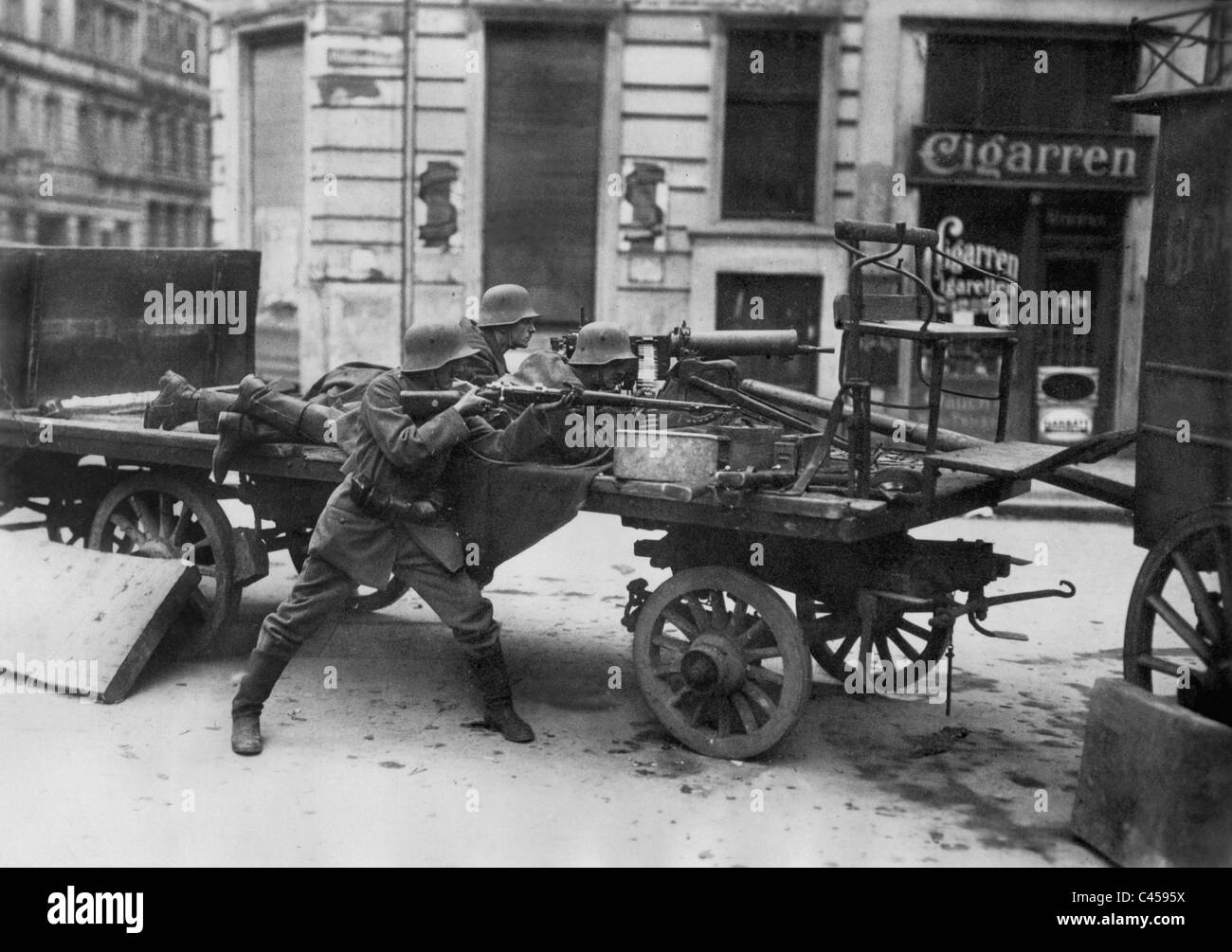 Government troops in the fight against Spartacists, 1919 Stock Photo