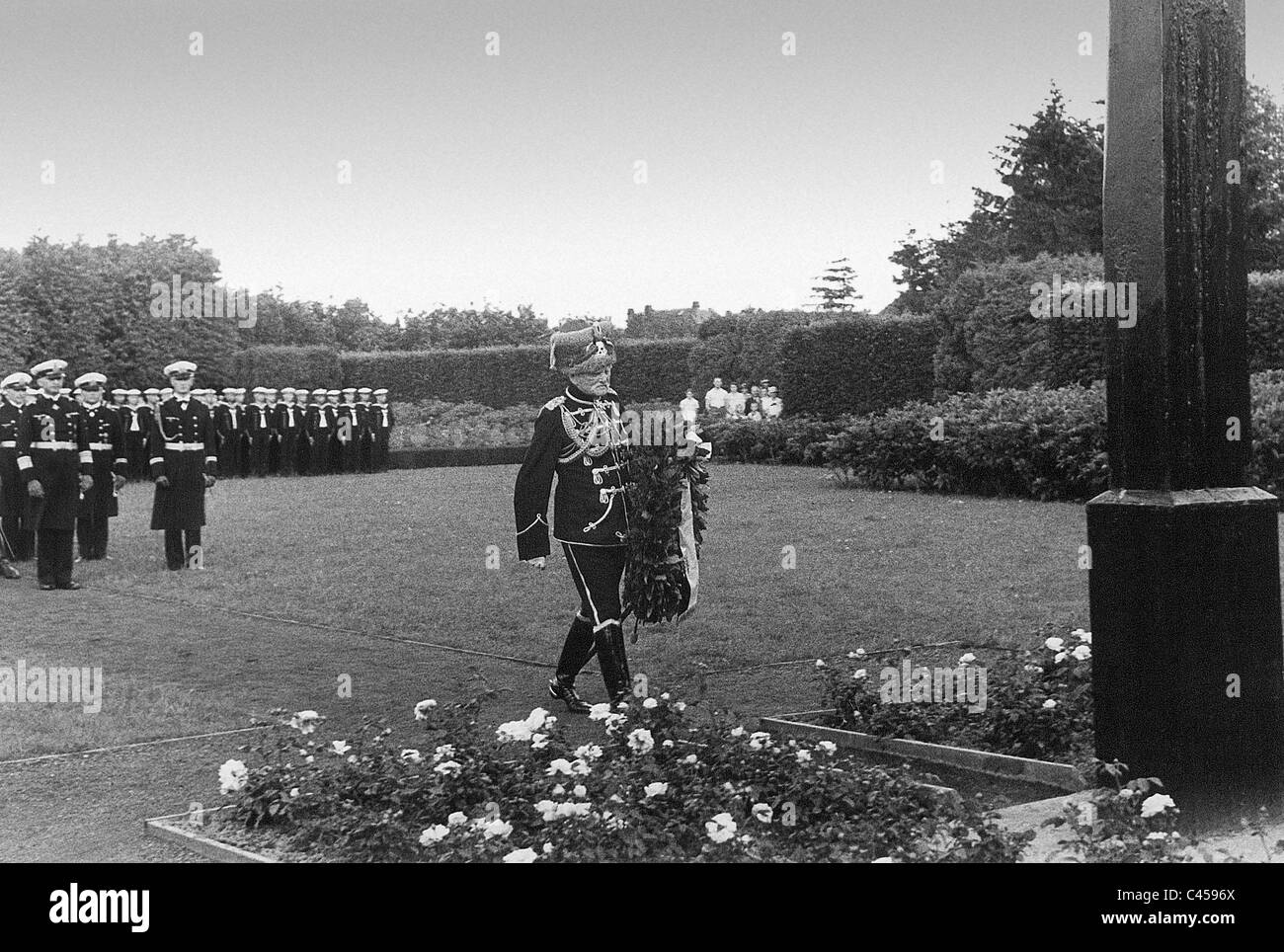 August von Mackensen at a wreath-laying ceremony, 1935 Stock Photo