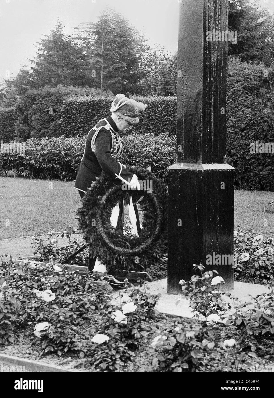 August von Mackensen at wreath-laying ceremony, 1935 Stock Photo