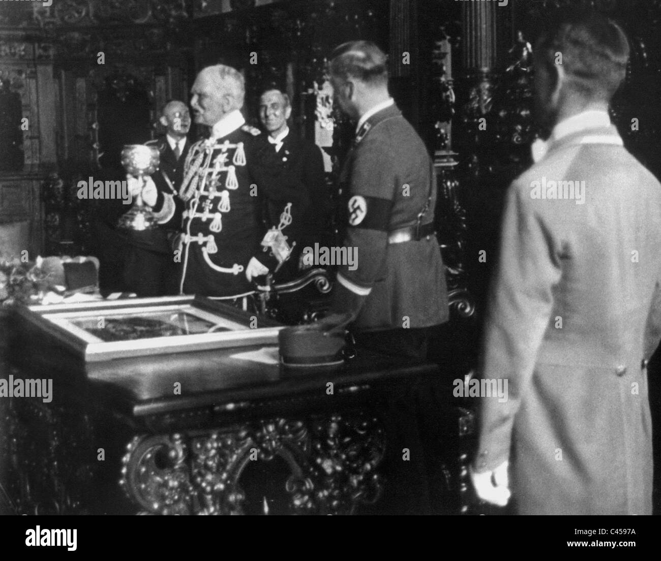 August von Mackensen and Mayor Otto Heider in Bremen, 1935 Stock Photo
