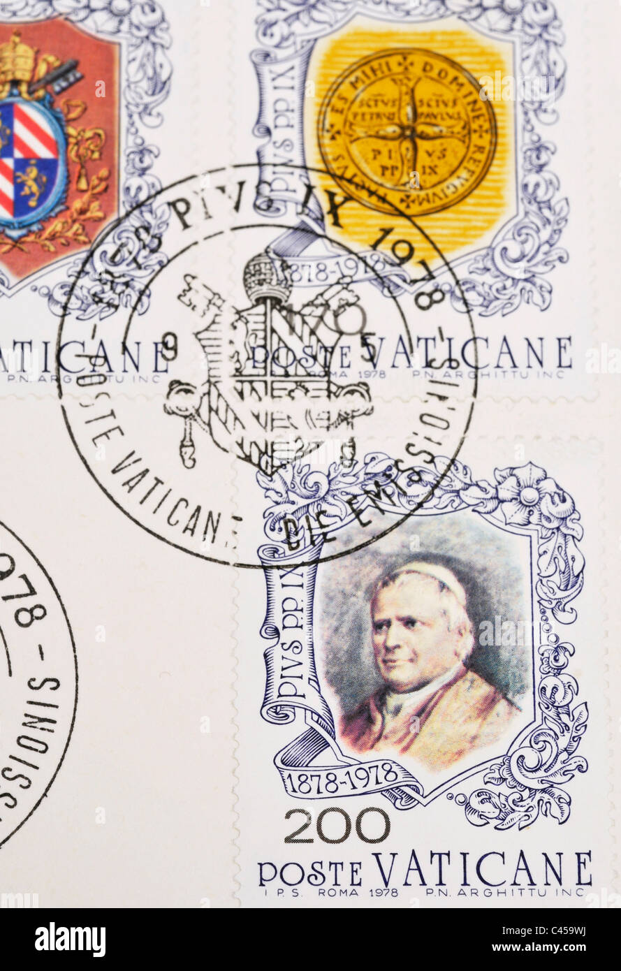 vatican envelope and stamps Stock Photo Alamy