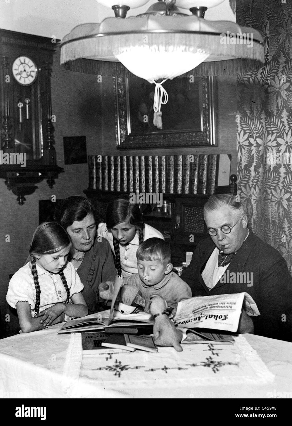 Berlin petit bourgeois family in the 30's Stock Photo