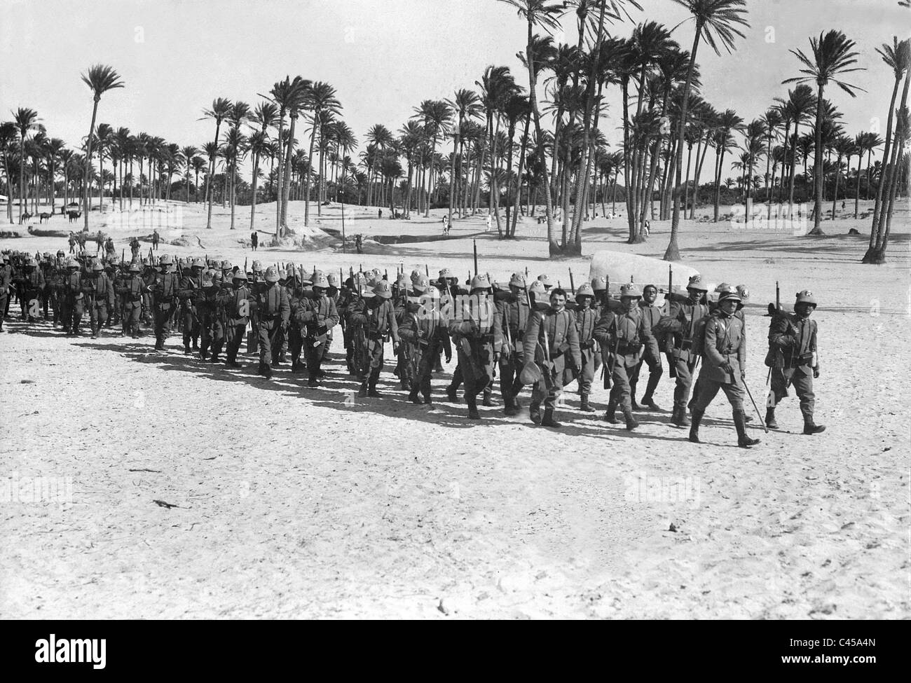 Italian troops in Libya, 1911 Stock Photo