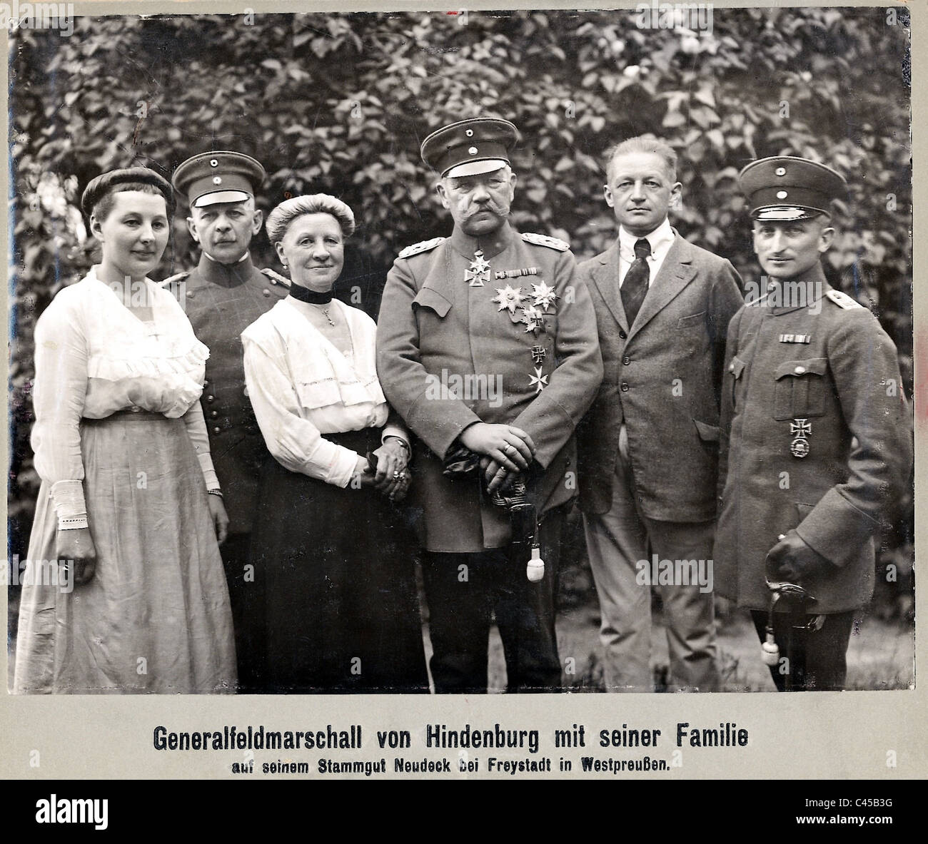 Paul von Hindenburg and his family, 1922 Stock Photo