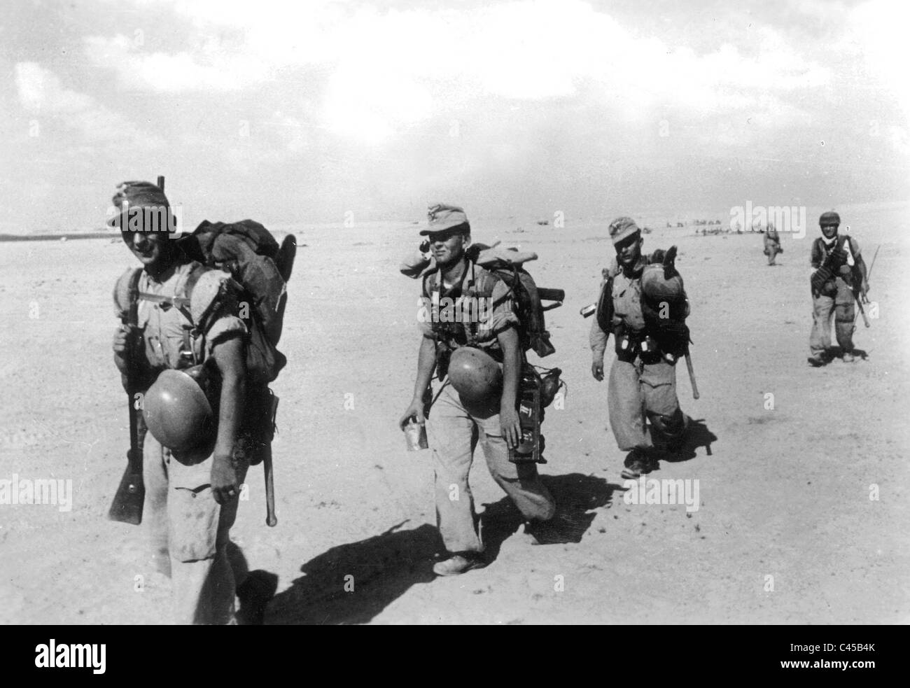 Nazi German paratroopers near El Alamein, 1942 Stock Photo - Alamy