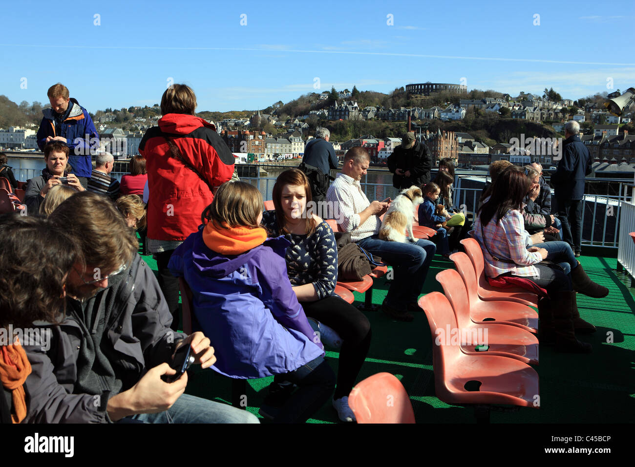 Calmac Ferry 'Isle of Mull' packed with people at Oban prior to departure Stock Photo