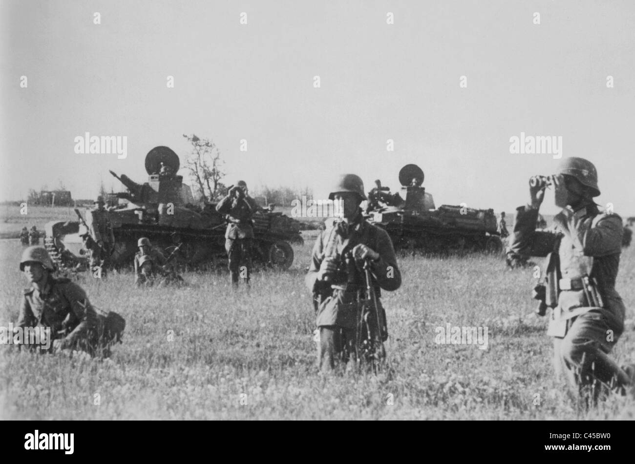 Nazi German soldiers and tanks on the Eastern front, 1941 Stock Photo